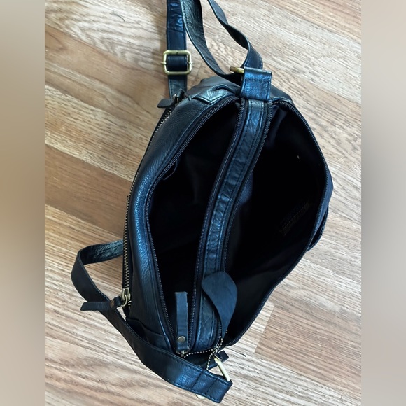 Great American Learherworks Genuine Leather Black Crossbody or Shoulder Bag - Picture 7 of 10